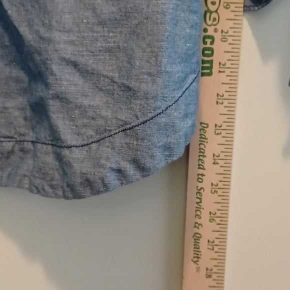 Free People Size XS Blue Show Some Shoulder Top Chambray Linen Blend - Picture 7 of 7